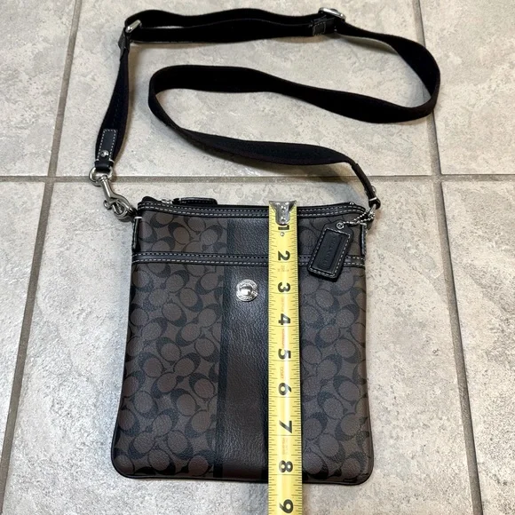 Coach Signature Crossbody Shoulder Bag - Picture 4 of 8